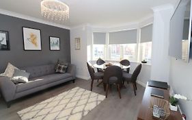 Dunfermline - Luxury Two Bedroom Apartment - Tp